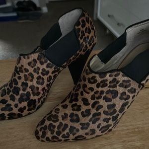 Women’s leopard print size 9.5 booties